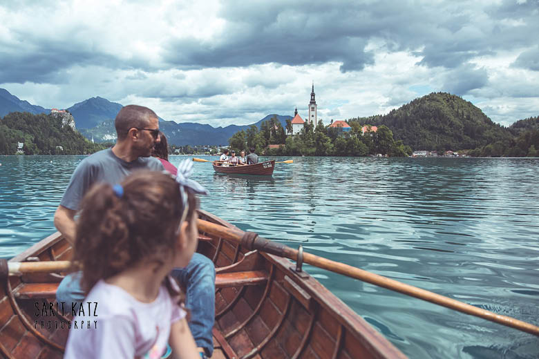משפחה שיטה בסירה באגם בלד, סלובניה